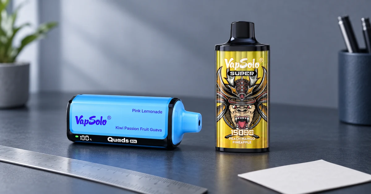 VapSolo Super 15K y VapSolo Quads 80K sobre una mesa de trabajo para comparar caladas anunciadas